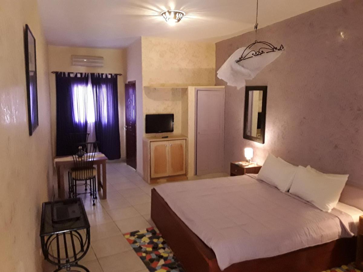 Hotel Grazia Maria M'Bour Buitenkant foto